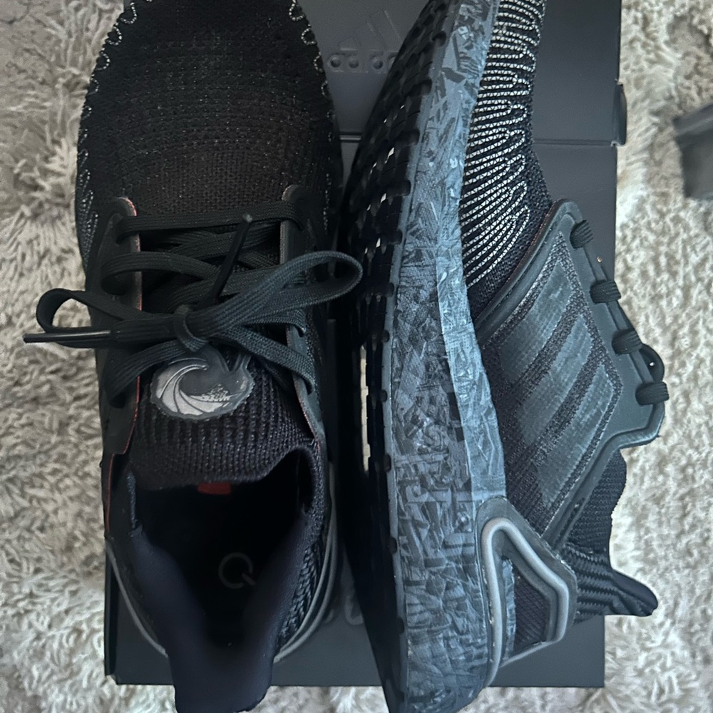 adidas ultraboosts  Sneakers - Black and Gray
